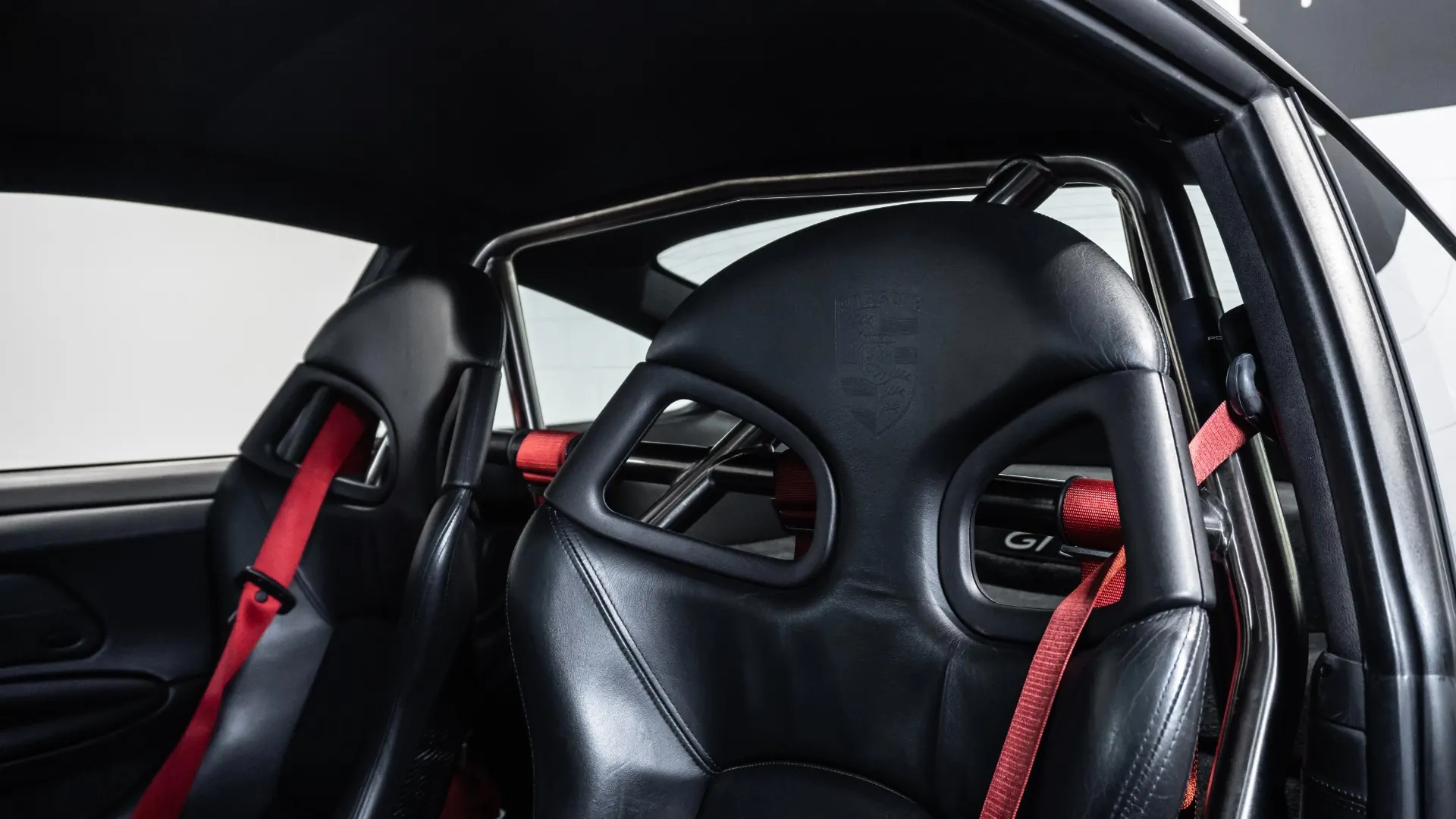 Porsche 911 — photo 15