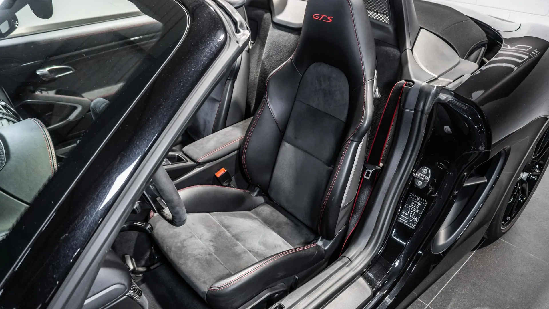 Porsche Boxster — photo 14