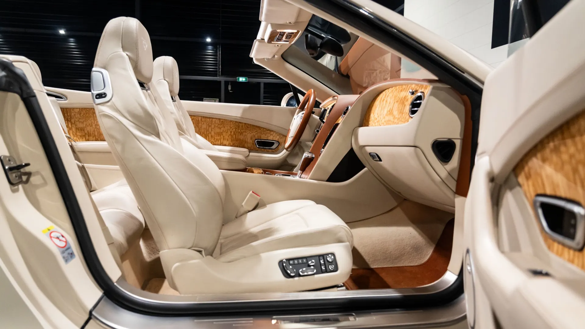 Bentley Continental — photo 9