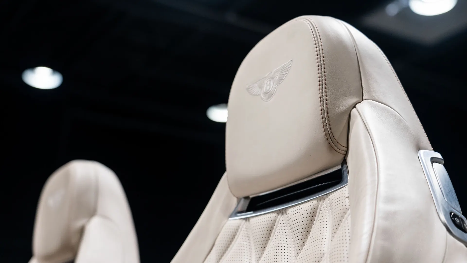 Bentley Continental — photo 13
