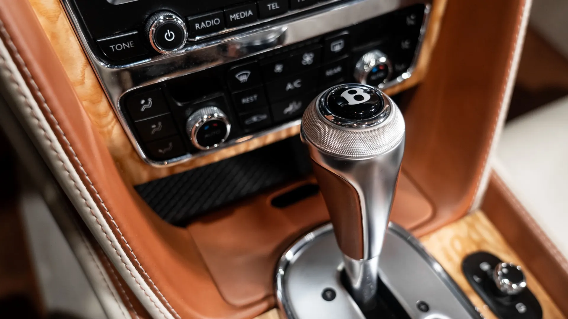Bentley Continental — photo 20
