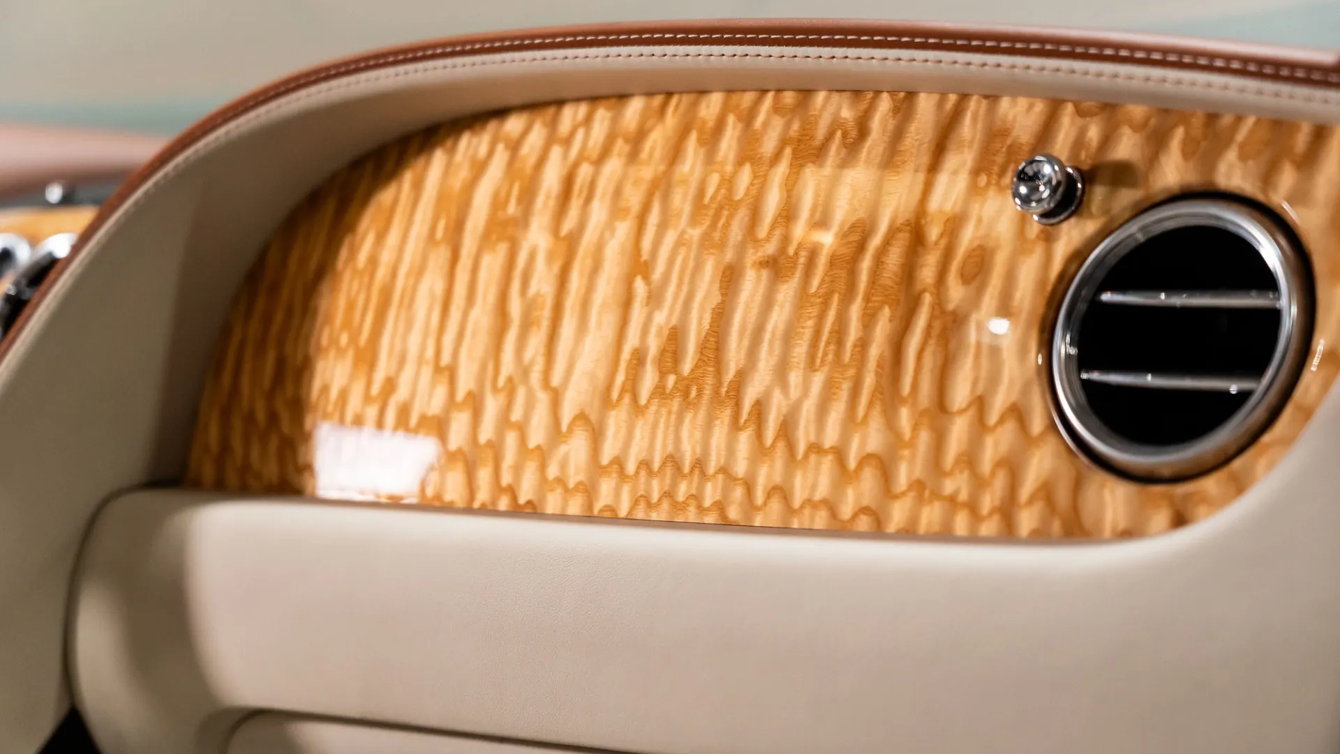 Bentley Continental — photo 15