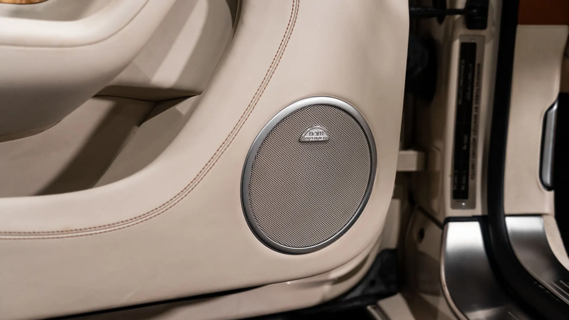 Bentley Continental — photo 25