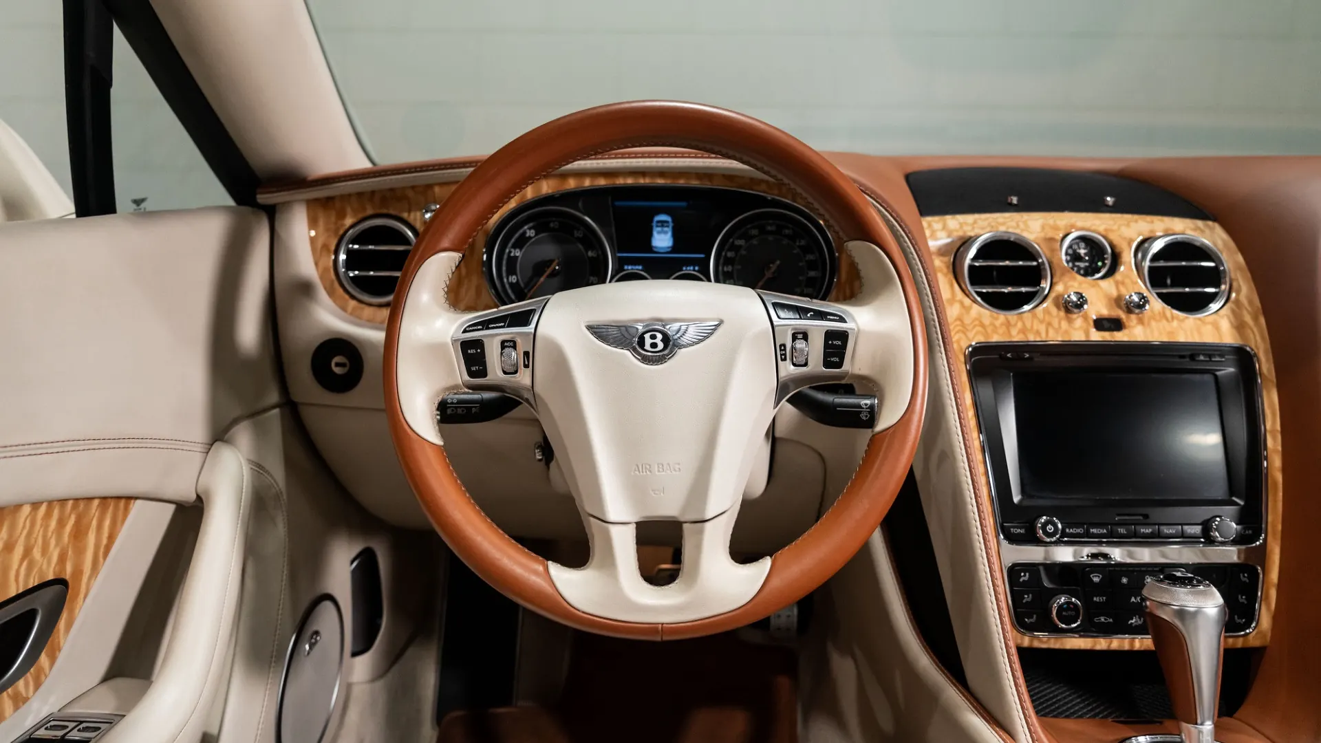 Bentley Continental — photo 16