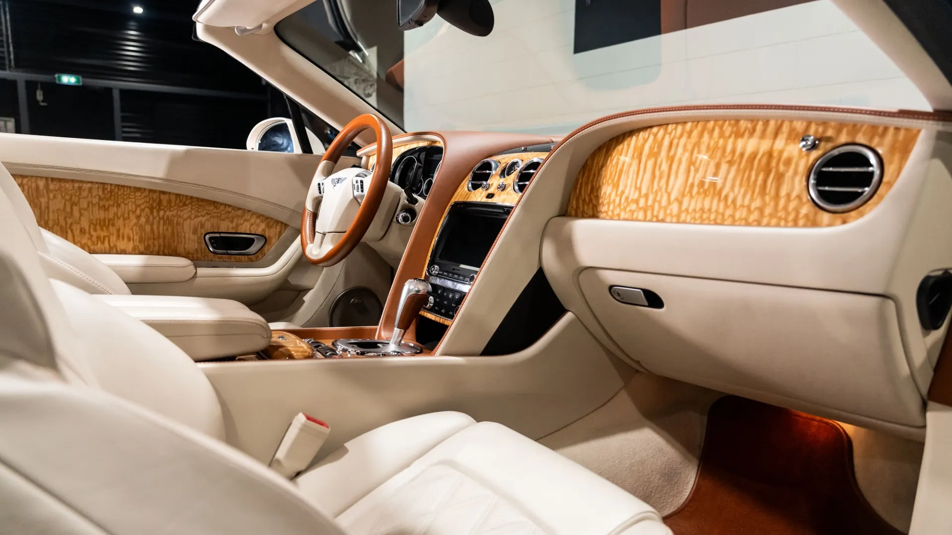 Bentley Continental — photo 14