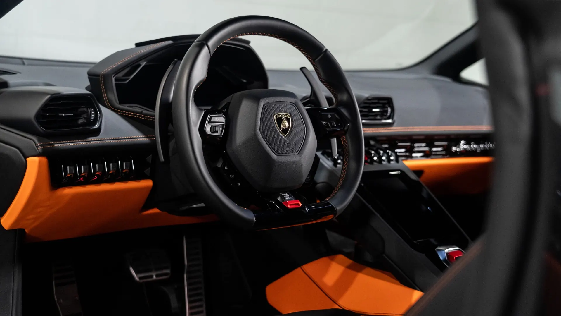 Lamborghini Huracan — photo 27