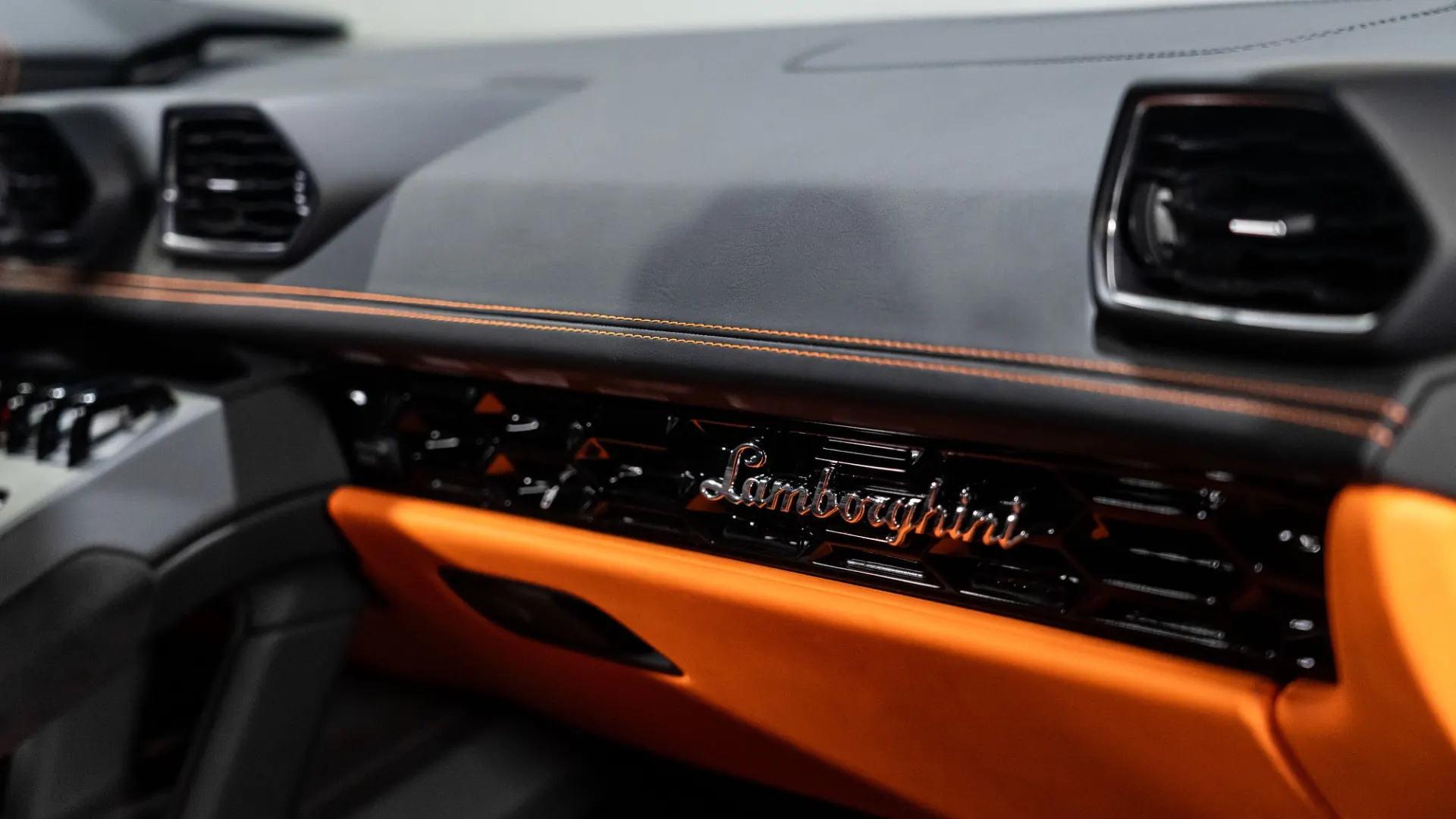 Lamborghini Huracan — photo 16