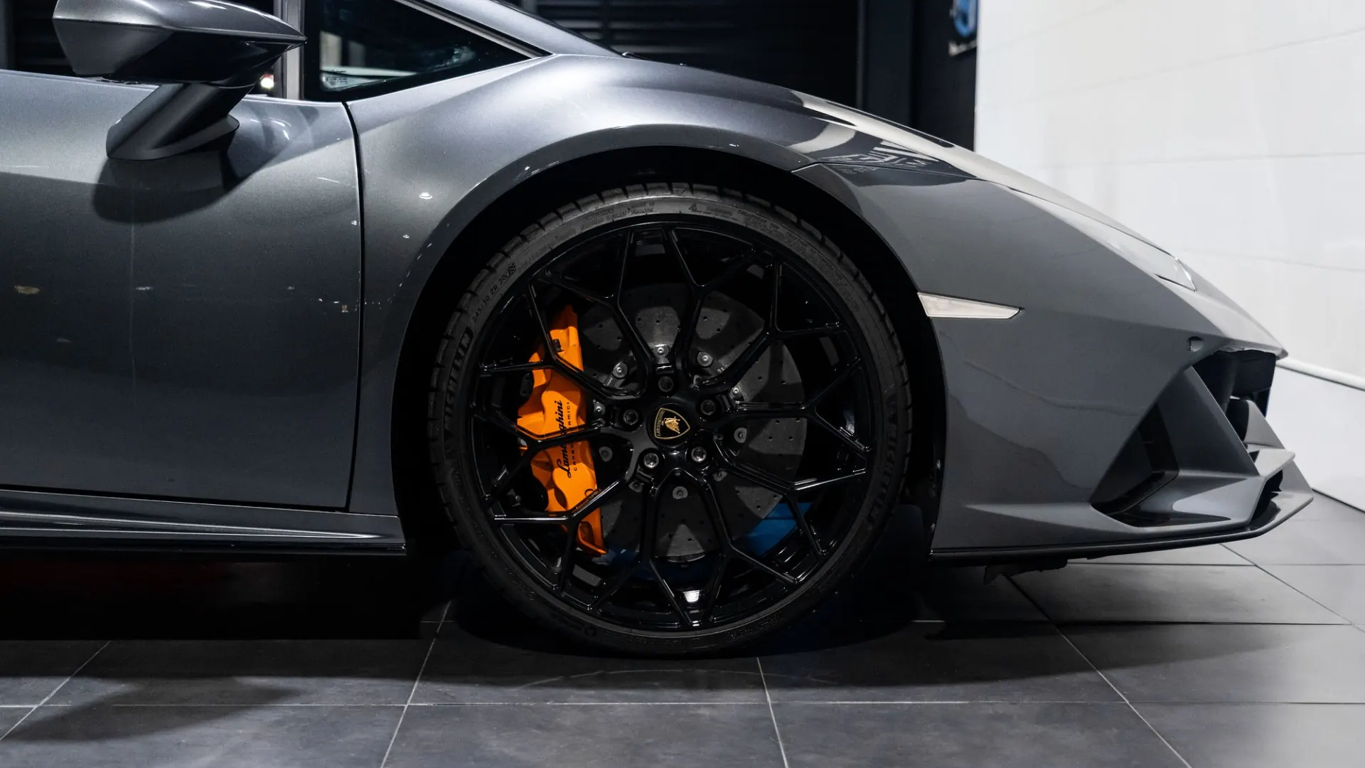 Lamborghini Huracan — photo 8