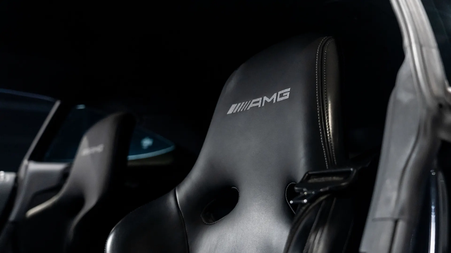 Mercedes-Benz AMG GT — photo 13