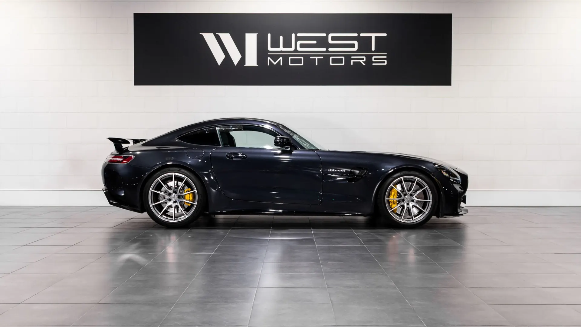 Mercedes-Benz AMG GT — photo 3