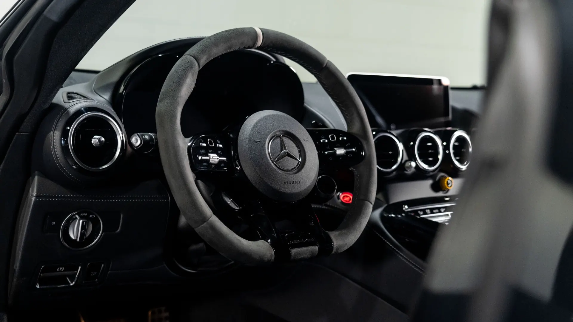 Mercedes-Benz AMG GT — photo 30