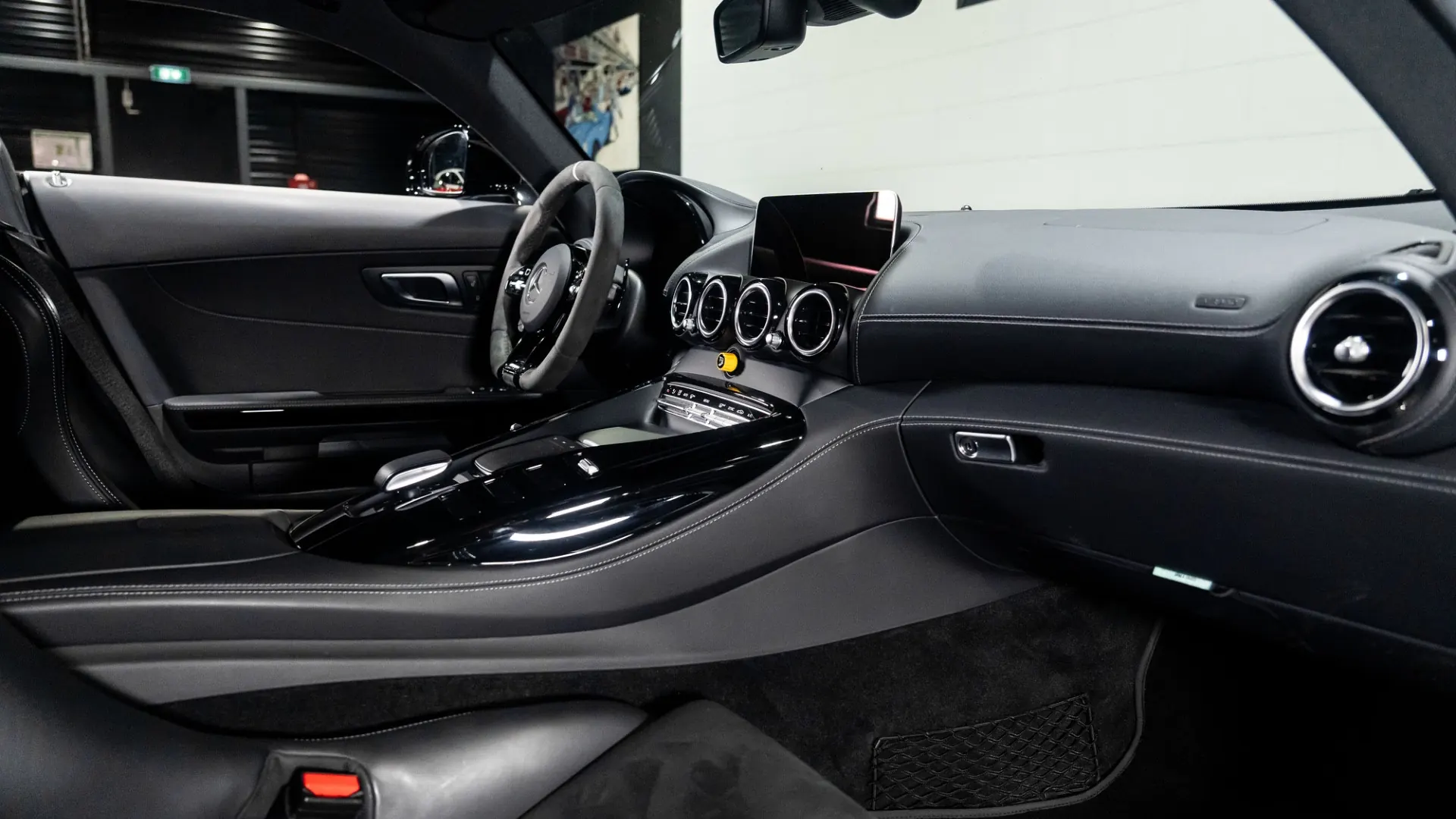 Mercedes-Benz AMG GT — photo 15