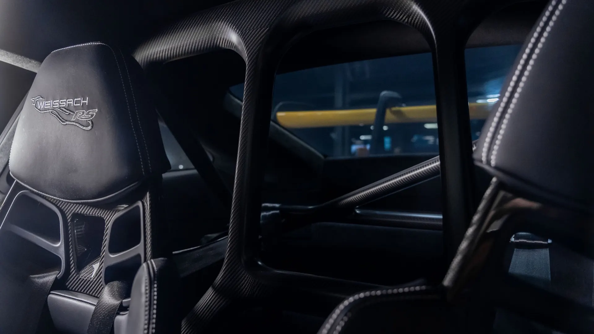 Porsche 911 — photo 16