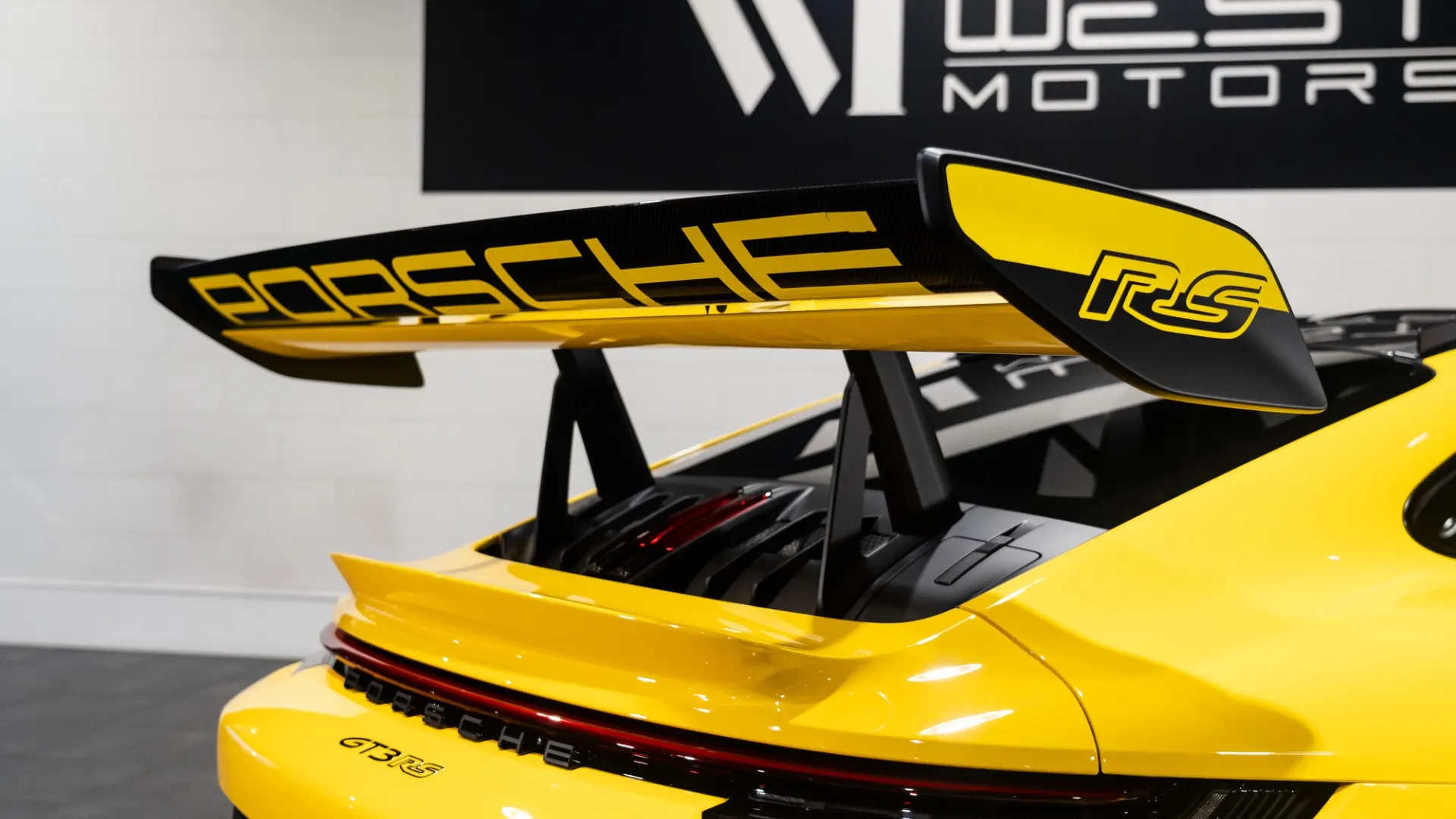 Porsche 911 — photo 6