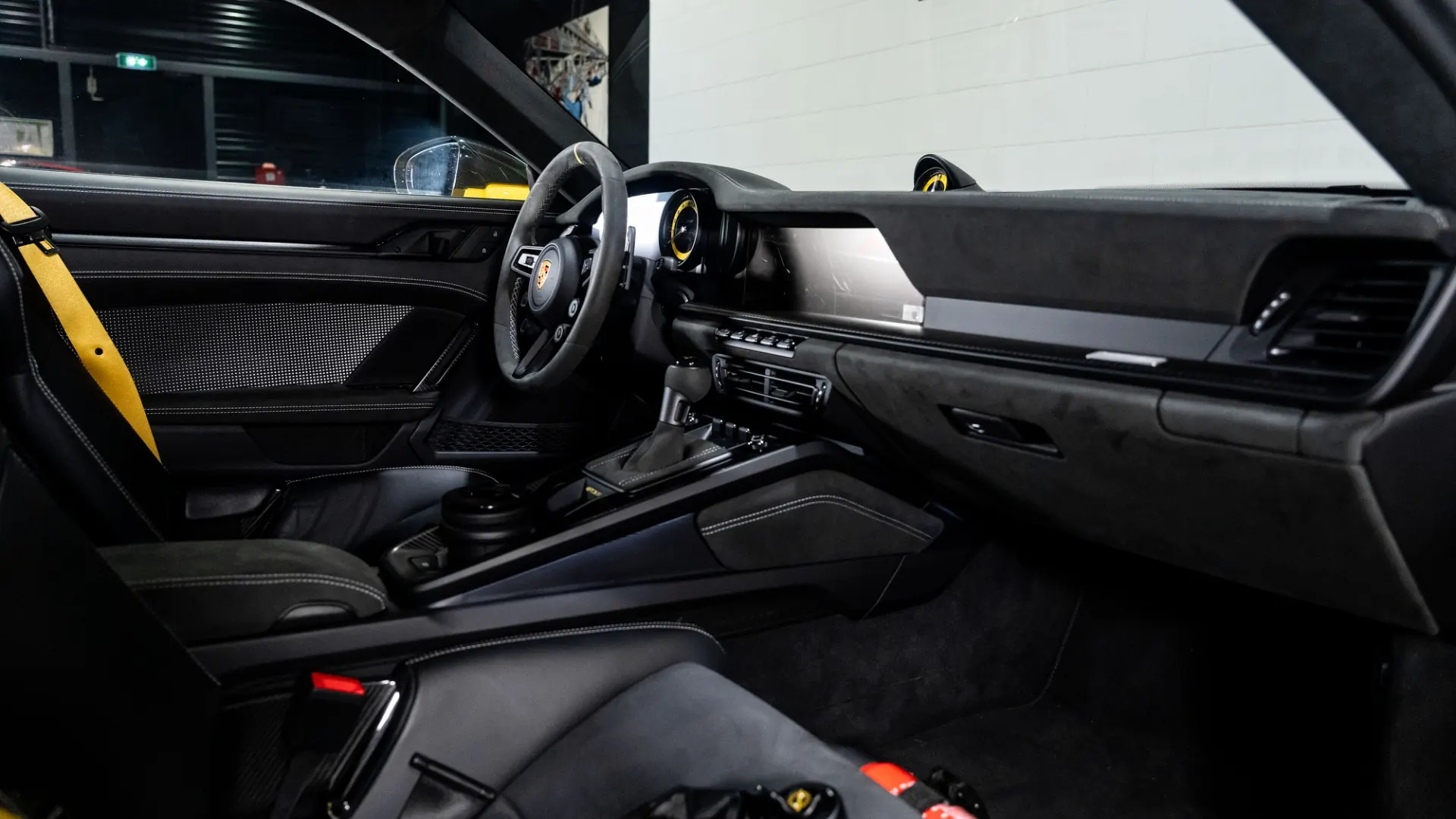 Porsche 911 — photo 19