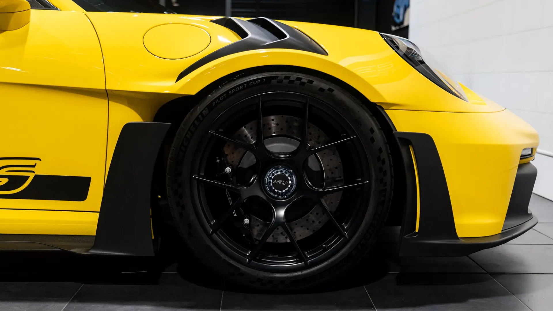 Porsche 911 — photo 11