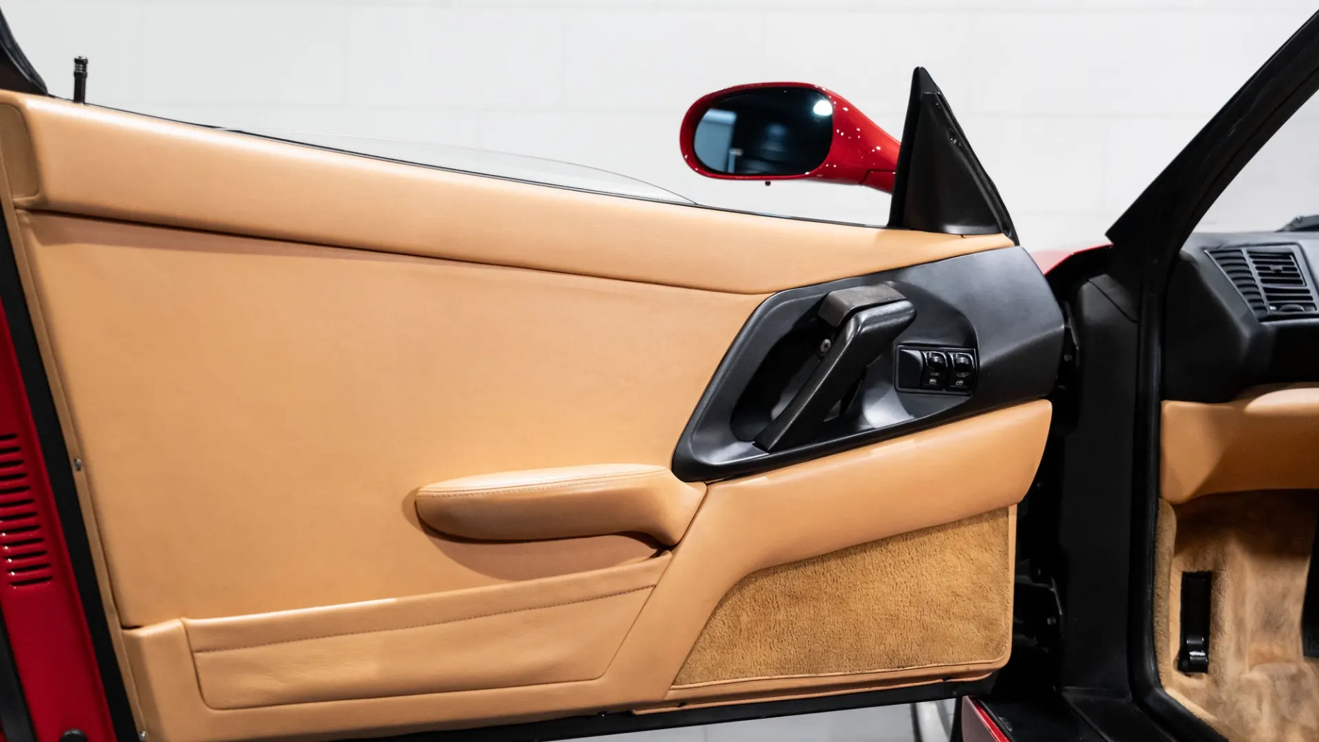 Ferrari F355 — photo 27