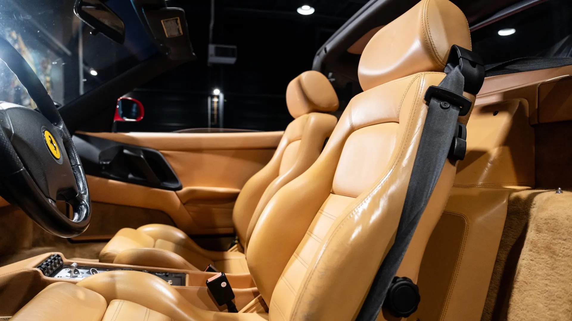 Ferrari F355 — photo 13