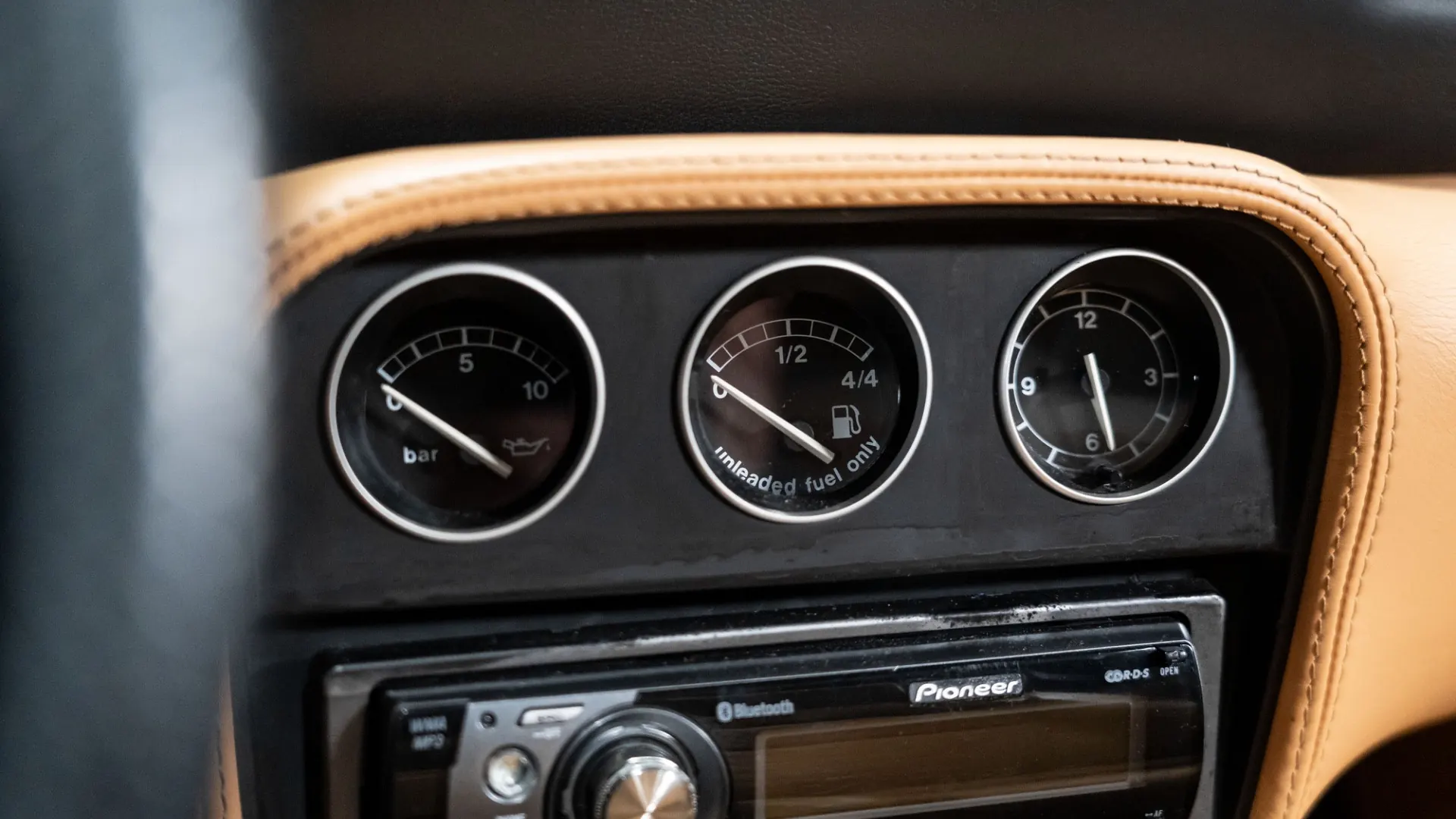 Ferrari F355 — photo 22