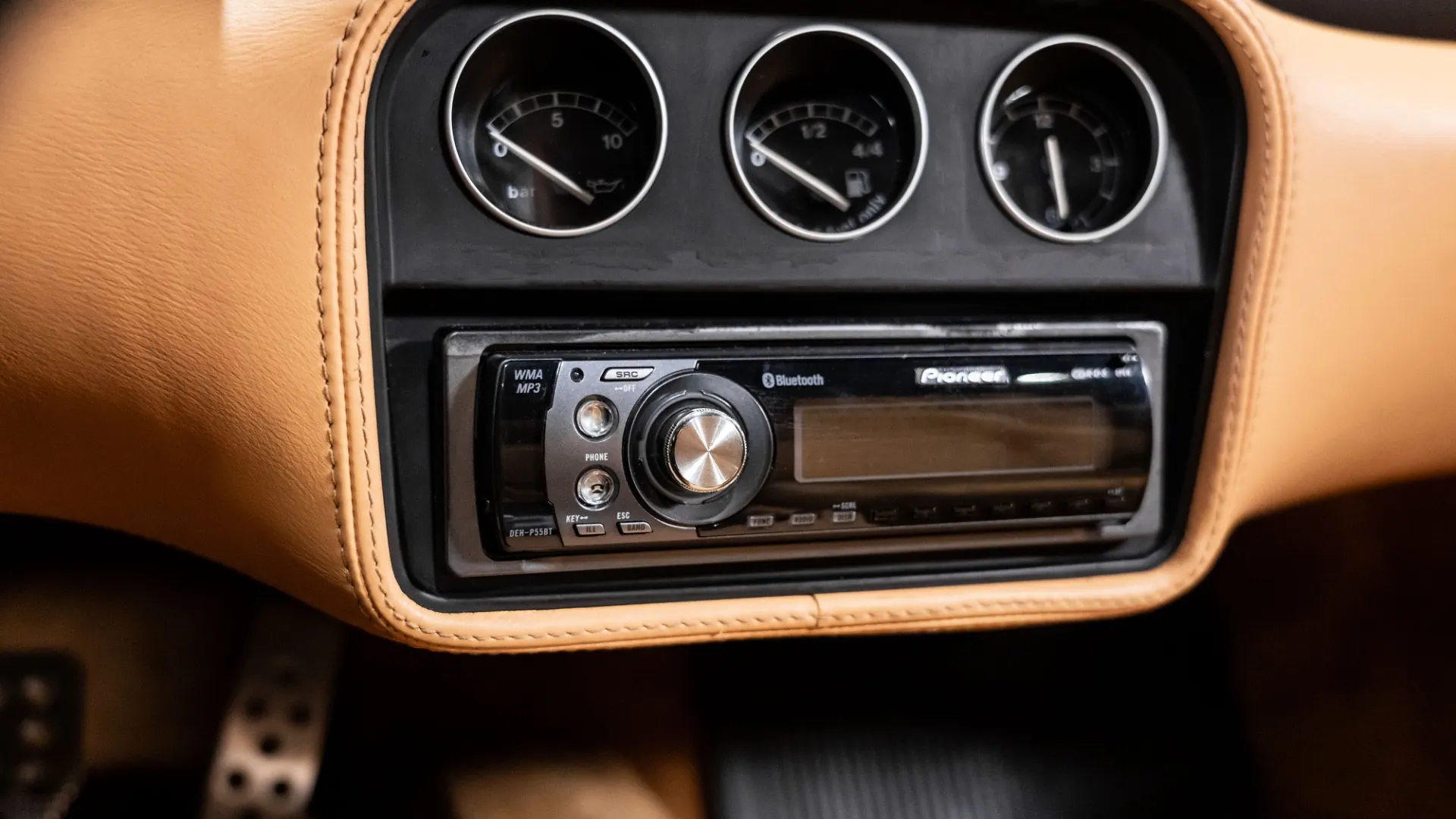 Ferrari F355 — photo 23