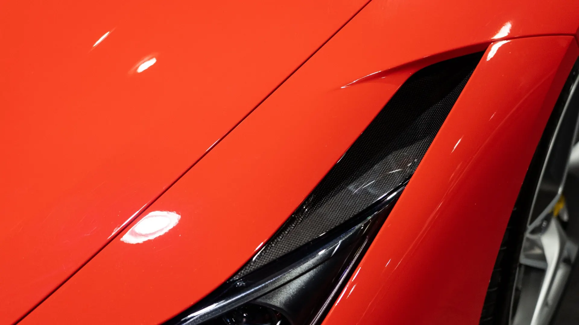 Ferrari F8 — photo 7