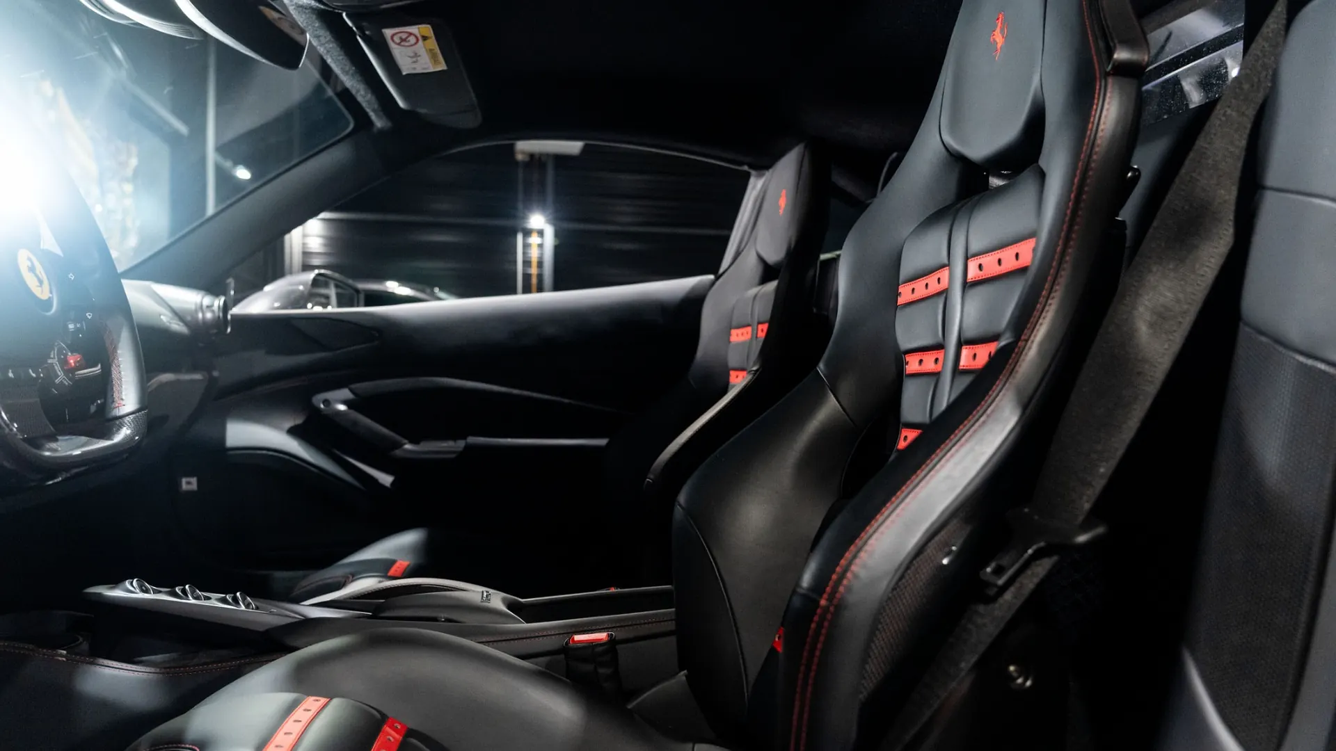 Ferrari F8 — photo 14