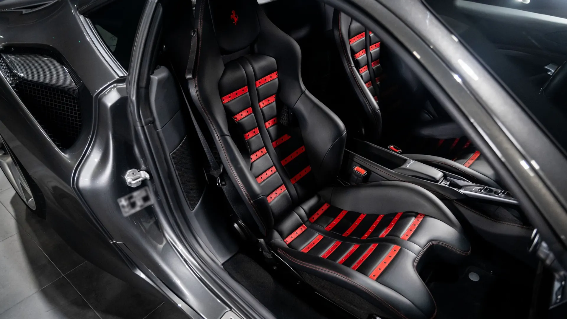 Ferrari F8 — photo 13
