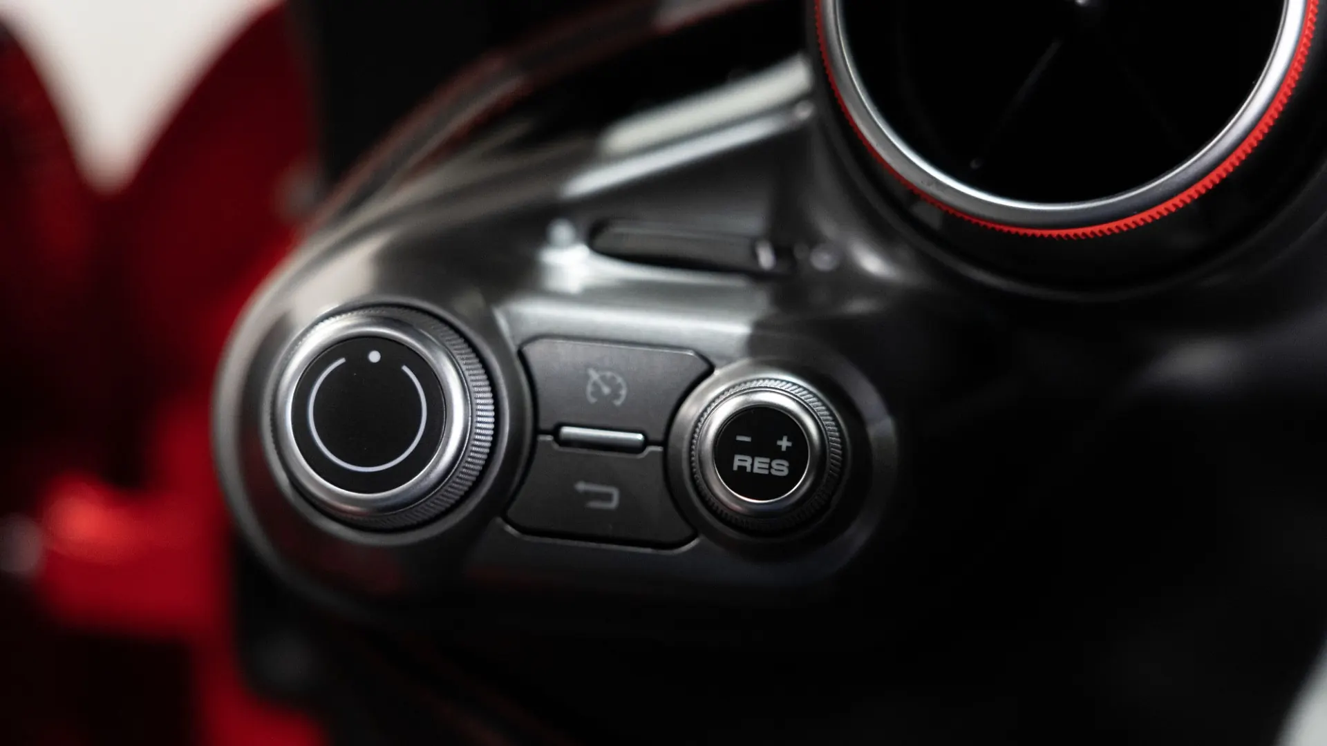 Ferrari F8 — photo 22