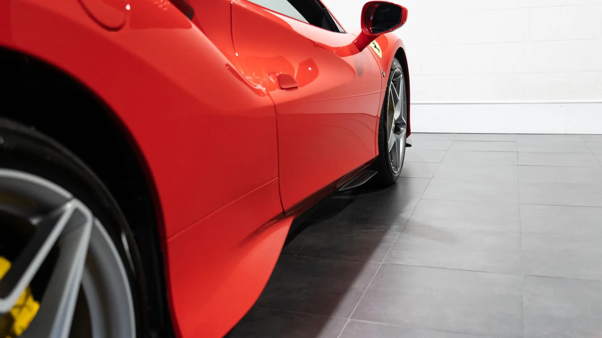 Ferrari F8 — photo 9