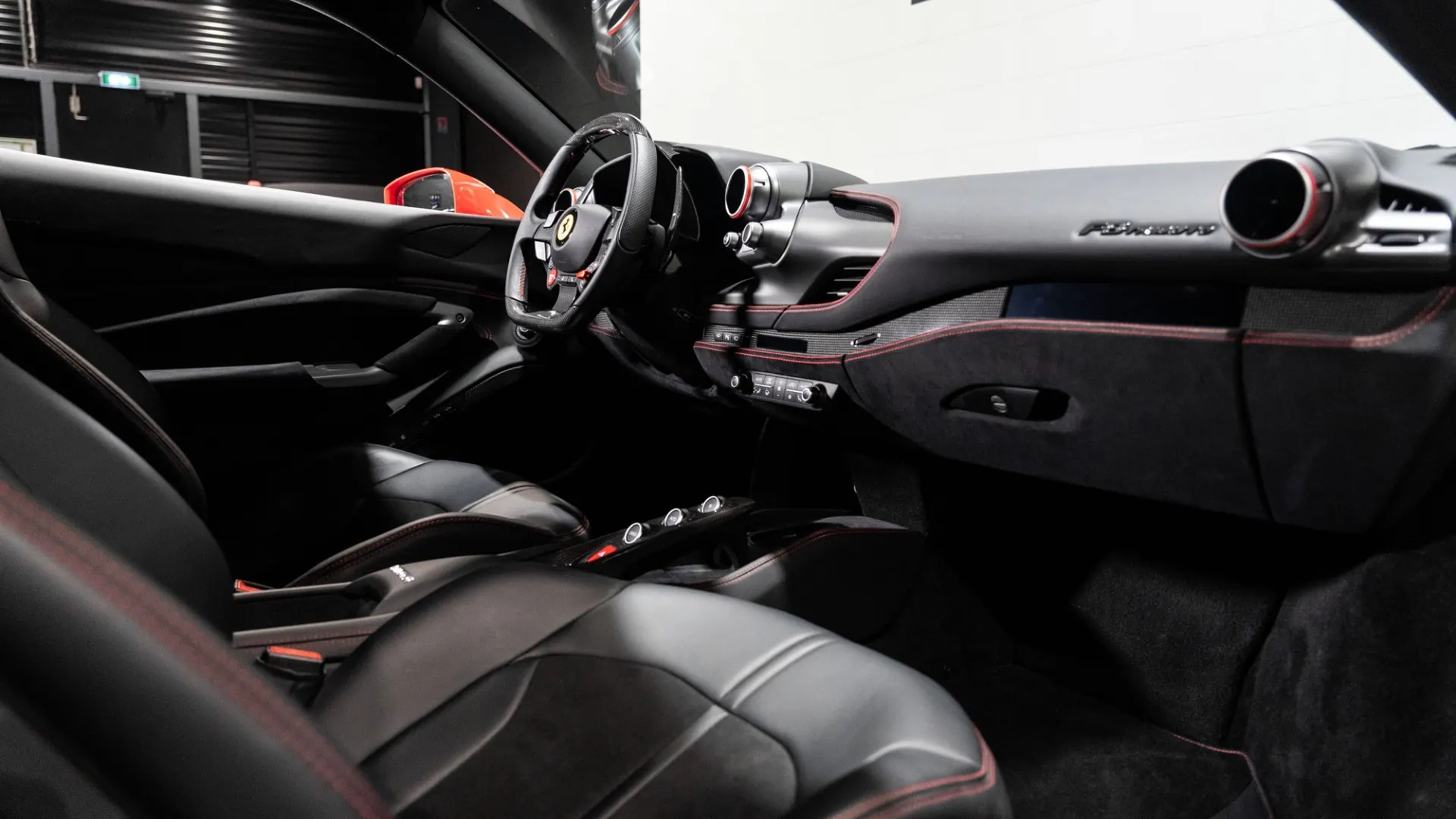 Ferrari F8 — photo 19