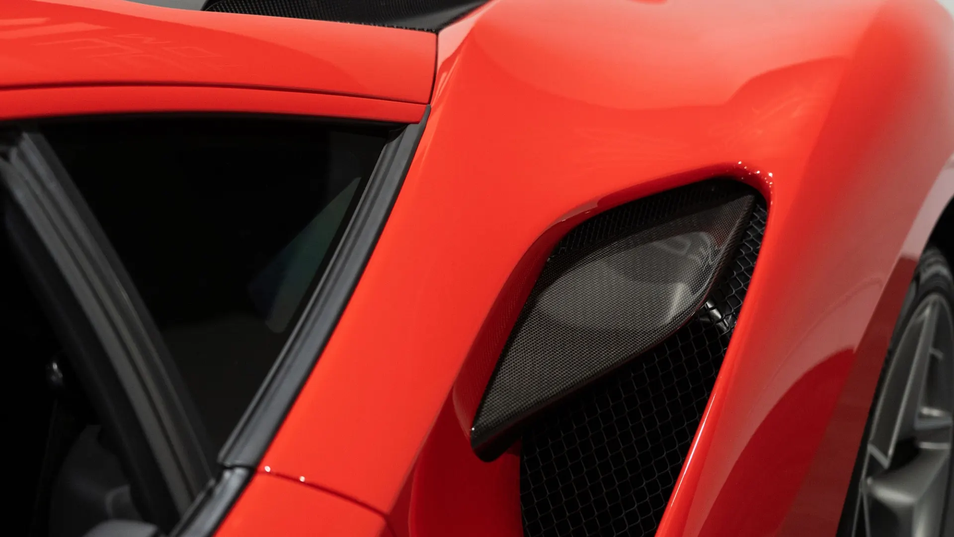 Ferrari F8 — photo 8