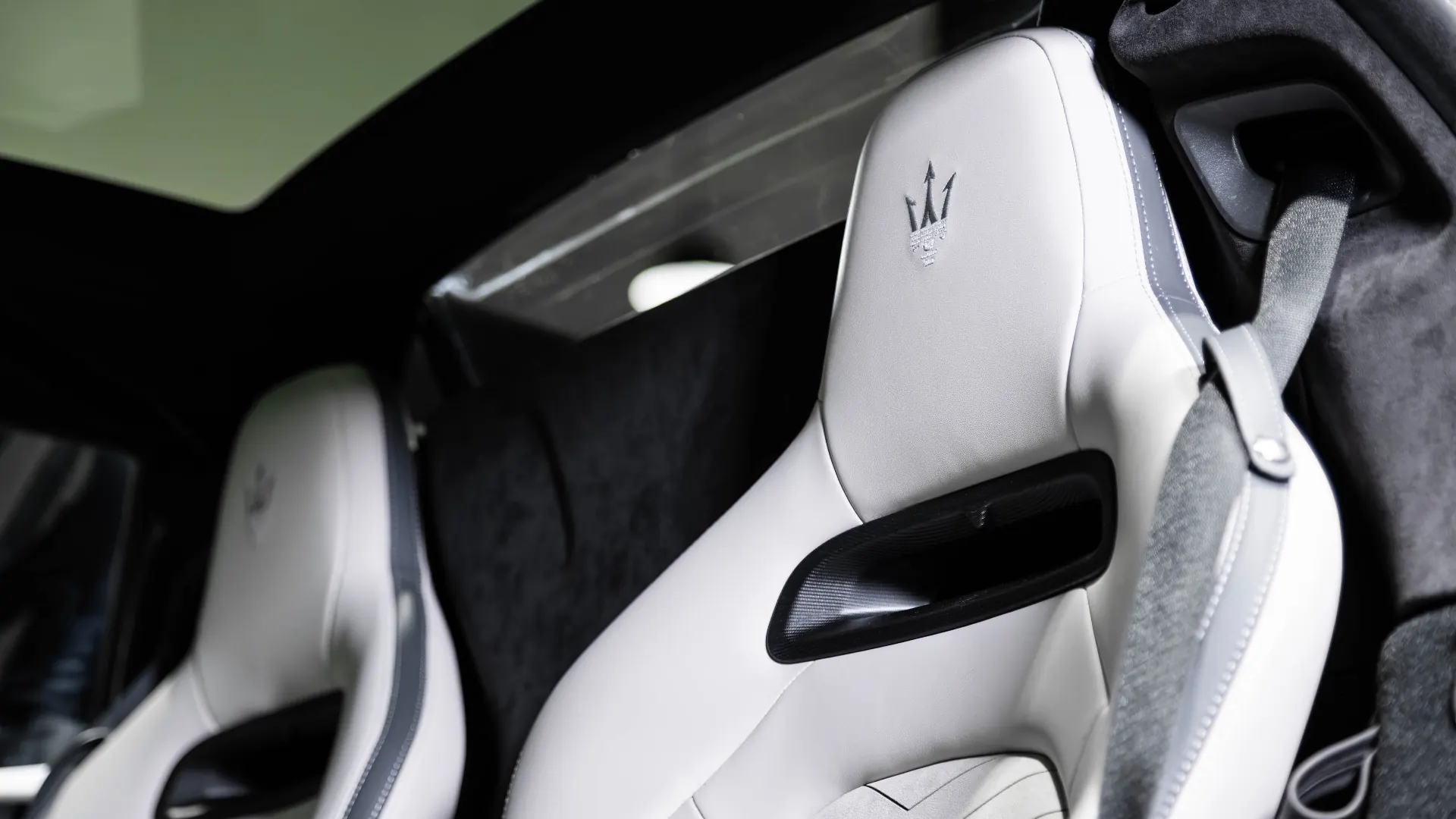 Maserati MC20 — photo 11
