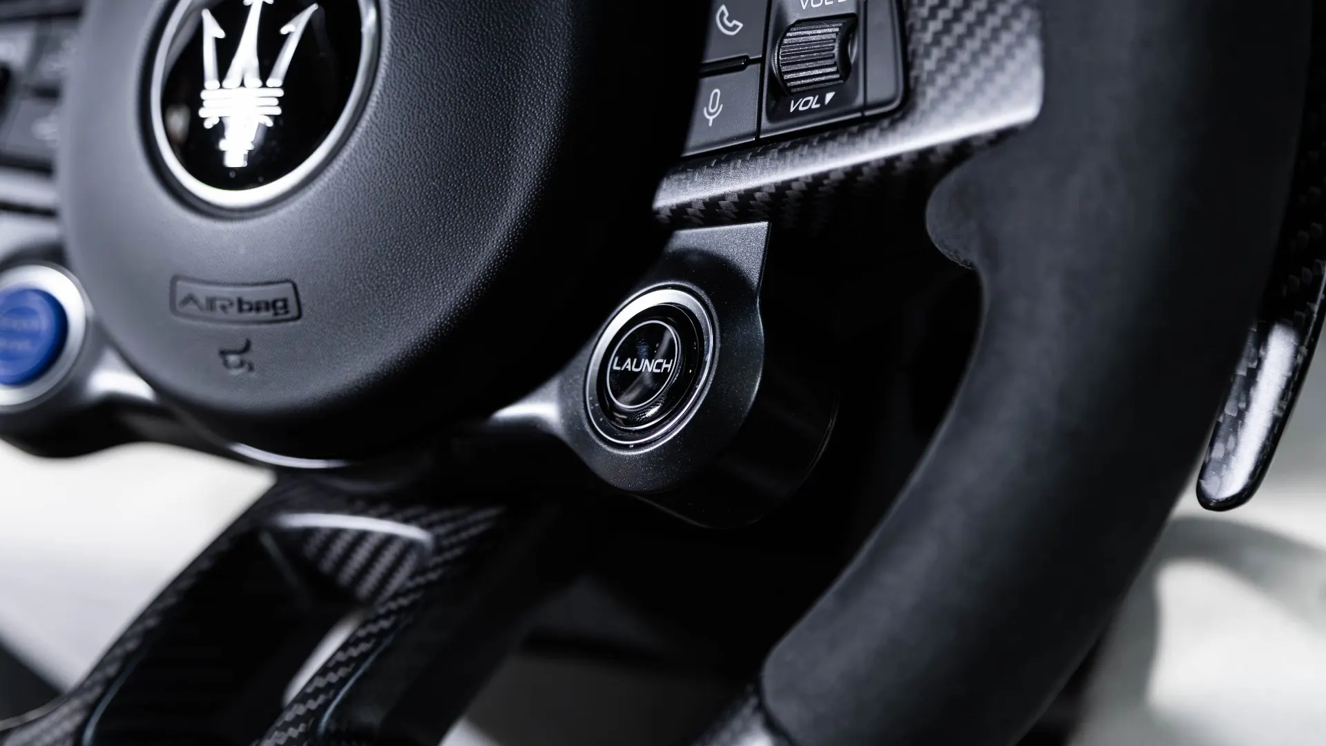 Maserati MC20 — photo 16