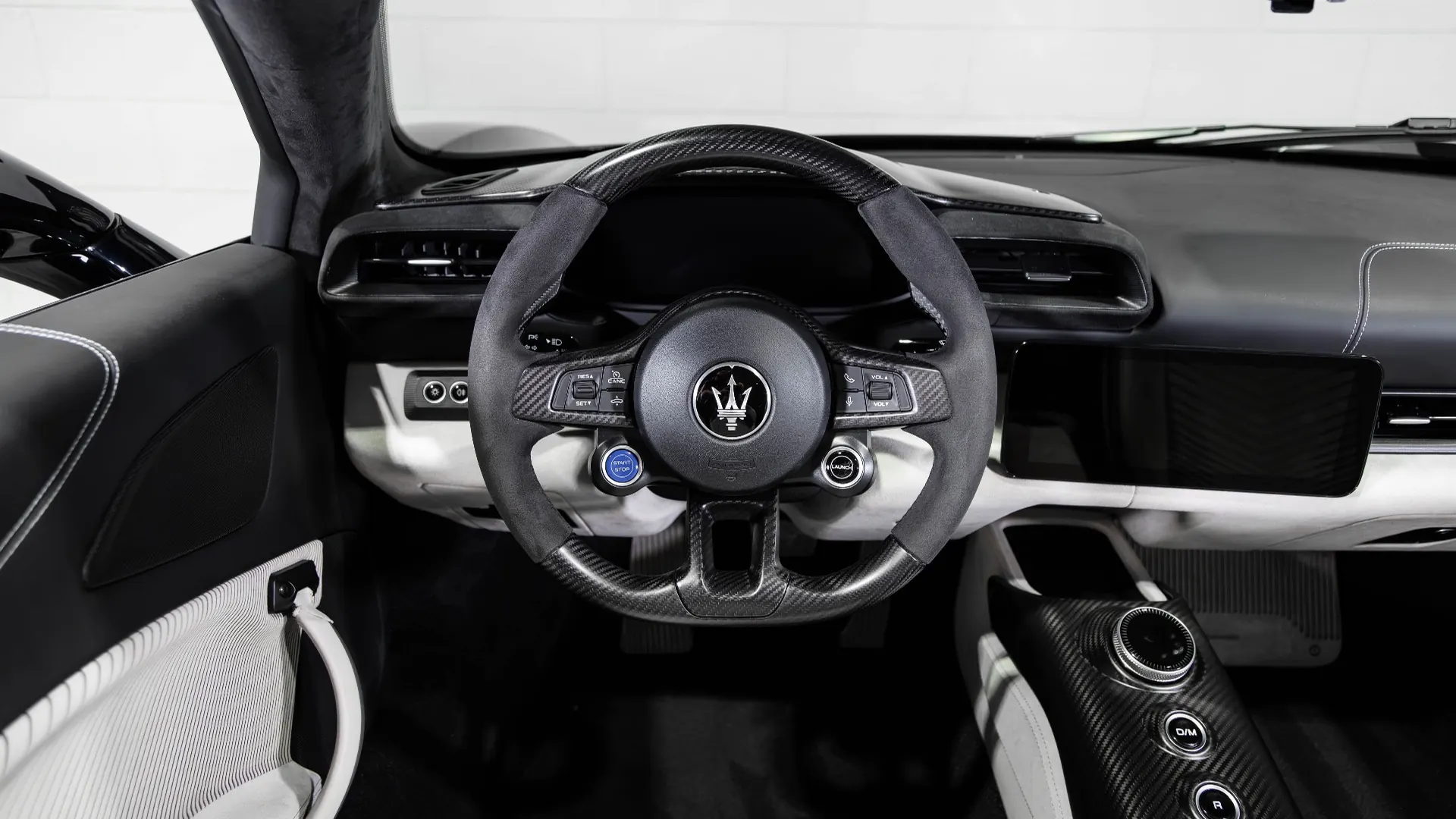 Maserati MC20 — photo 13