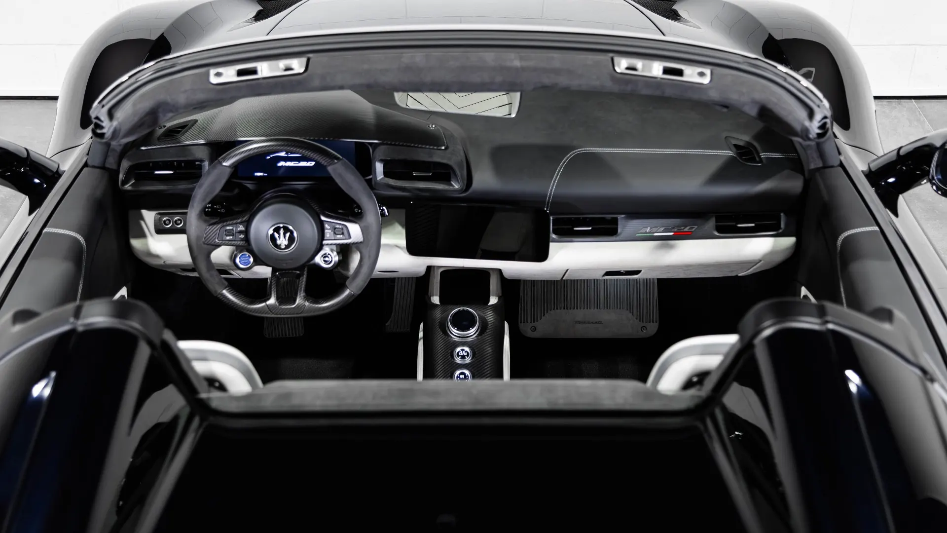 Maserati MC20 — photo 8