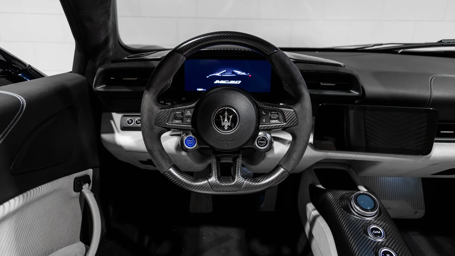 Maserati MC20 — photo 14