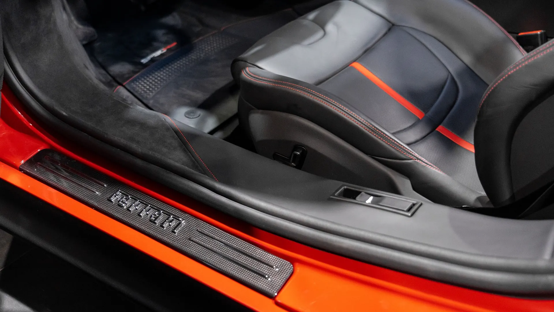 Ferrari SF90 — photo 16