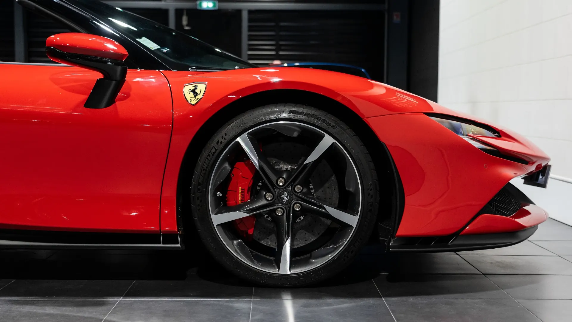 Ferrari SF90 — photo 9