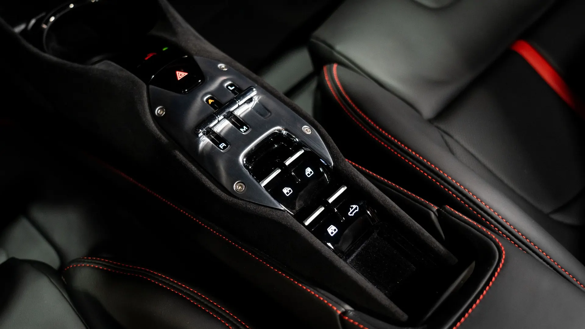 Ferrari SF90 — photo 24