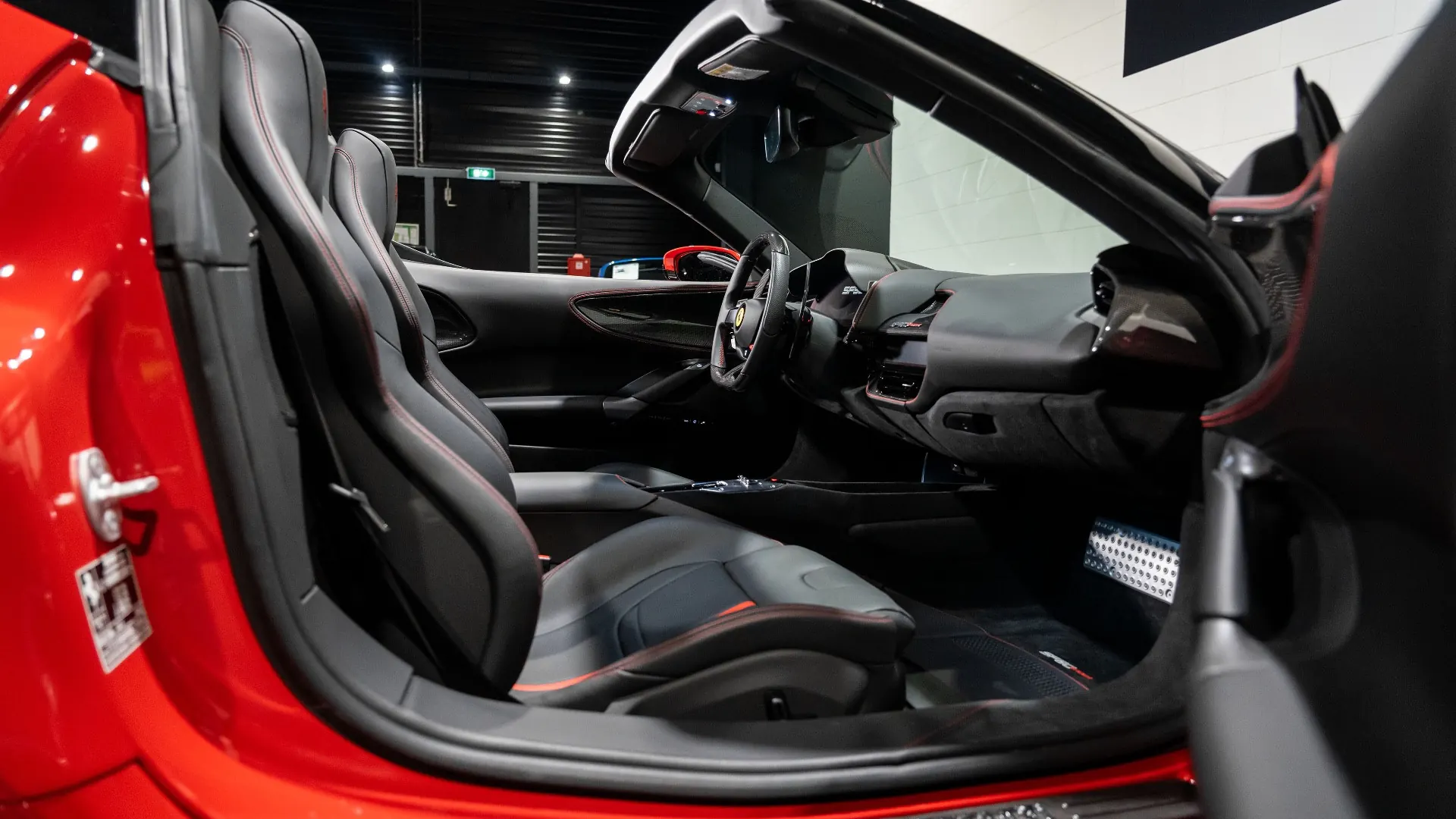 Ferrari SF90 — photo 12