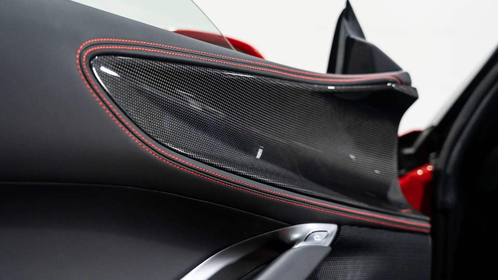 Ferrari SF90 — photo 21