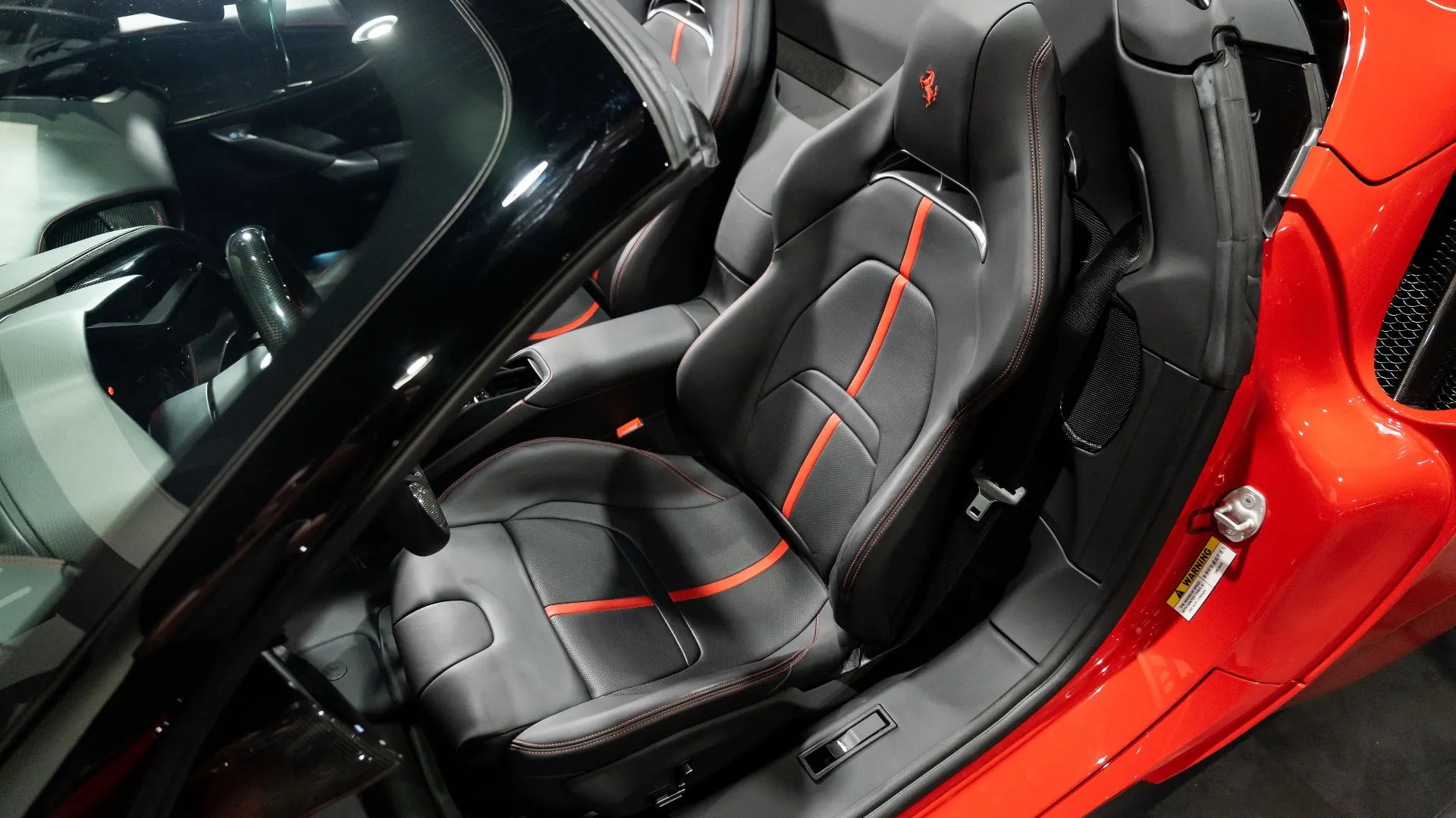 Ferrari SF90 — photo 14
