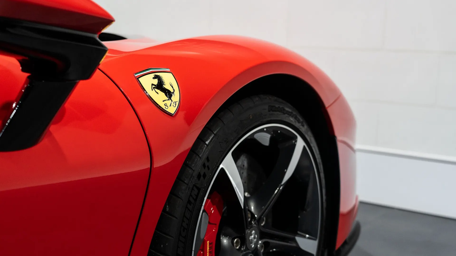 Ferrari SF90 — photo 7