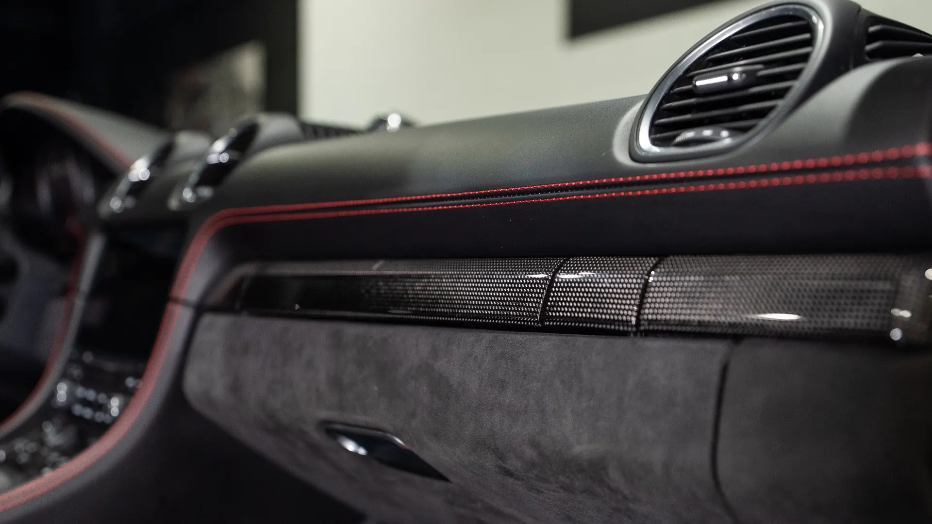 Porsche 718 — photo 15