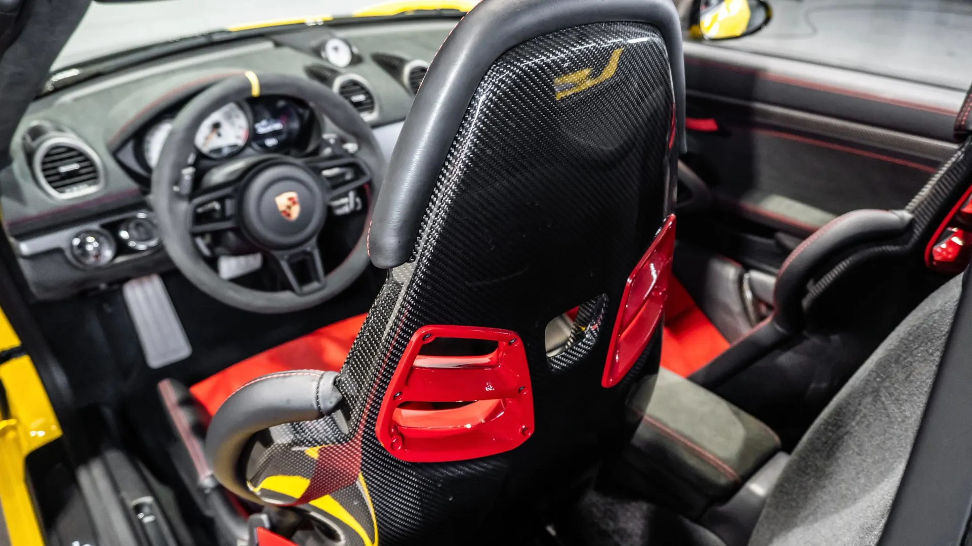 Porsche 718 — photo 26