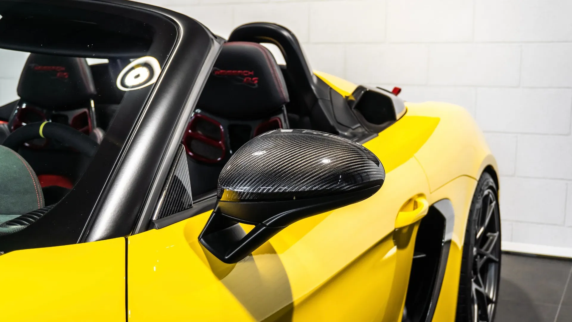 Porsche 718 — photo 17