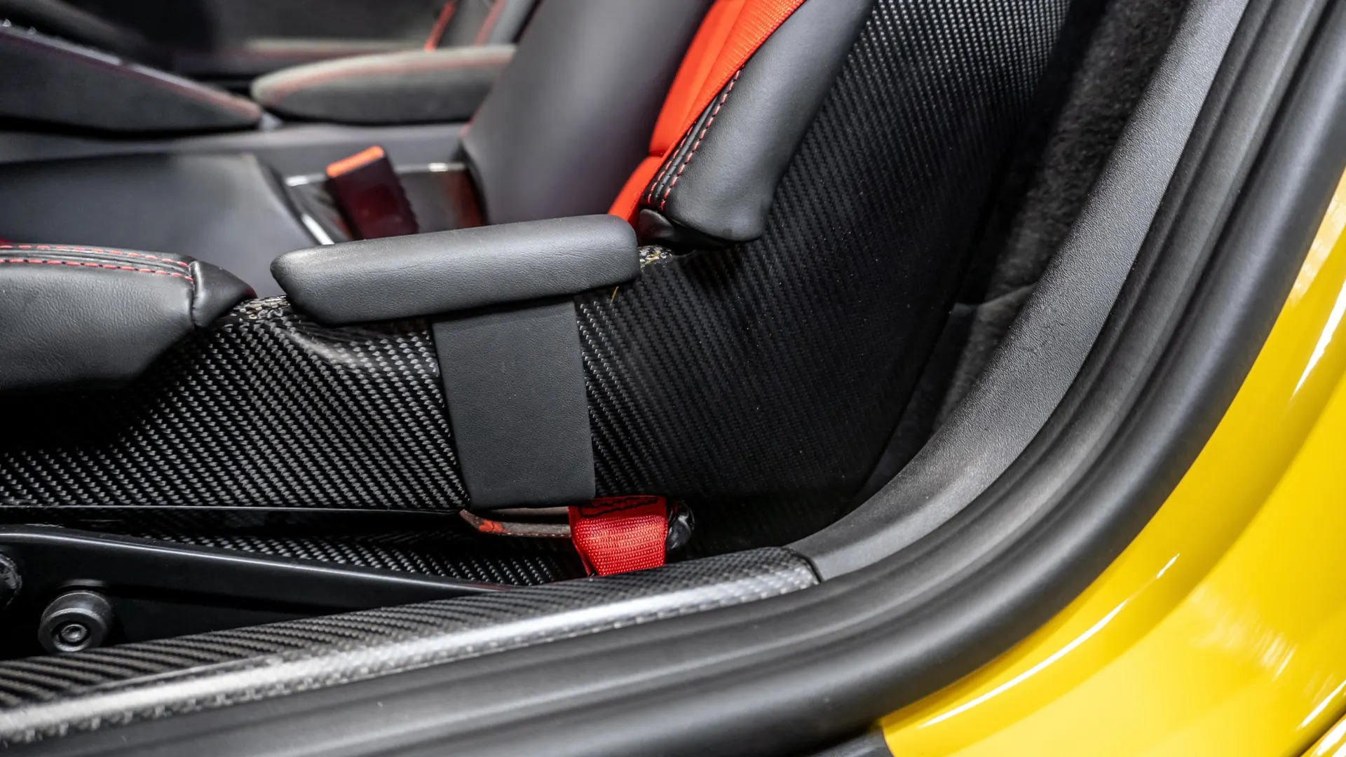 Porsche 718 — photo 25