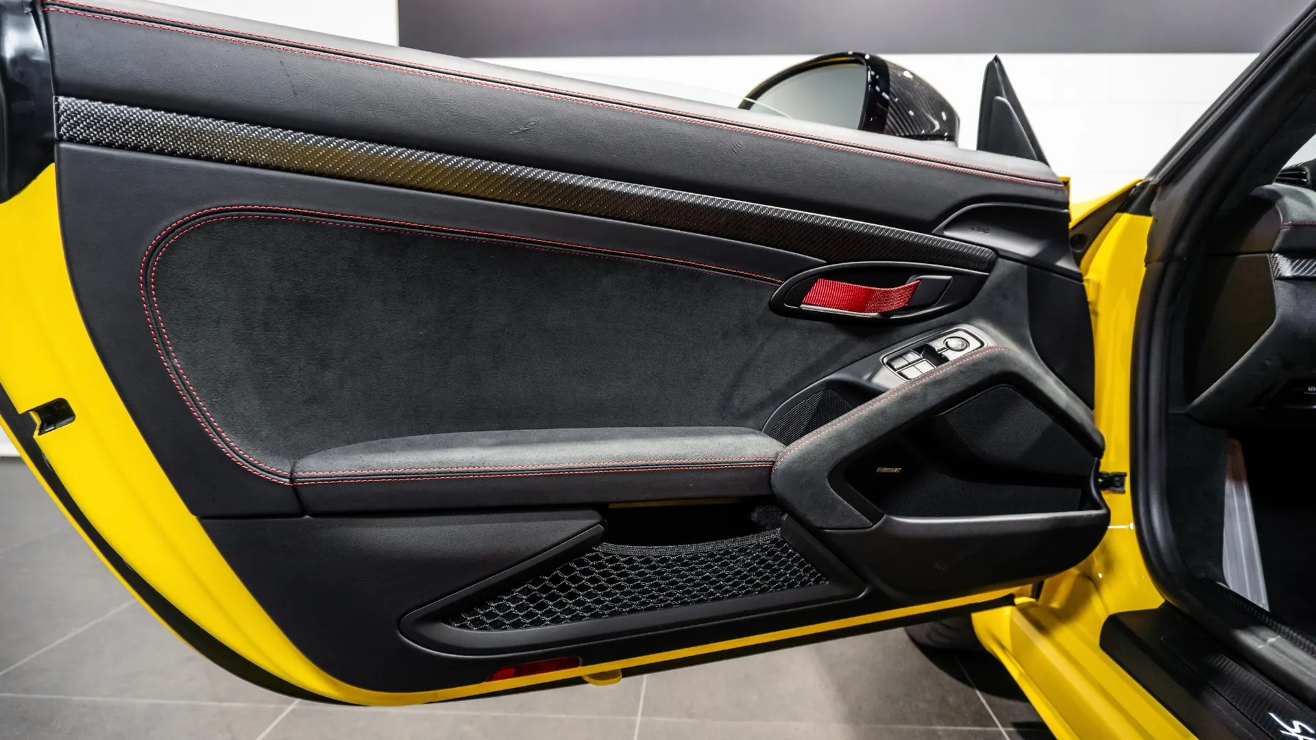 Porsche 718 — photo 20