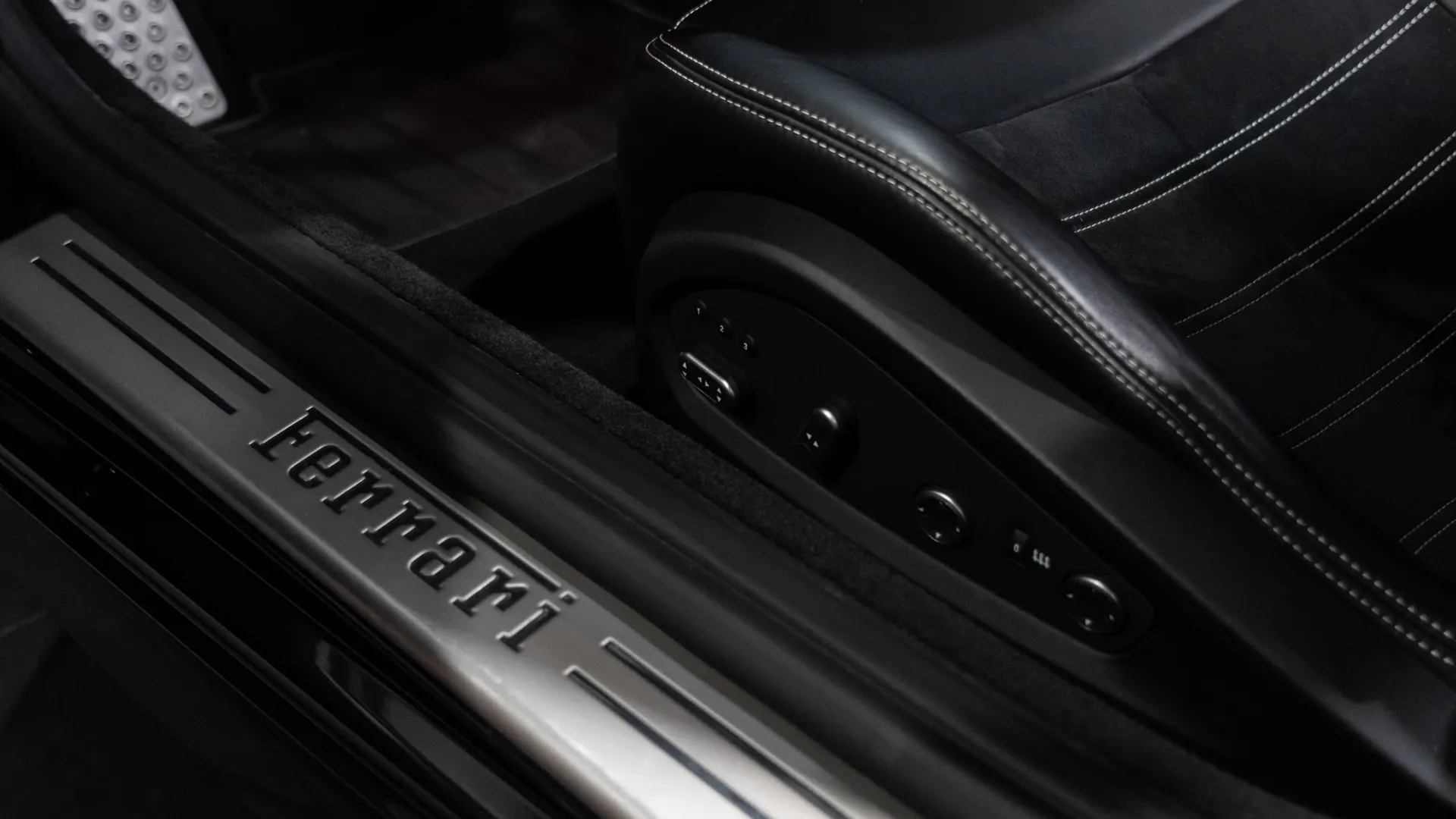 Ferrari California — photo 24