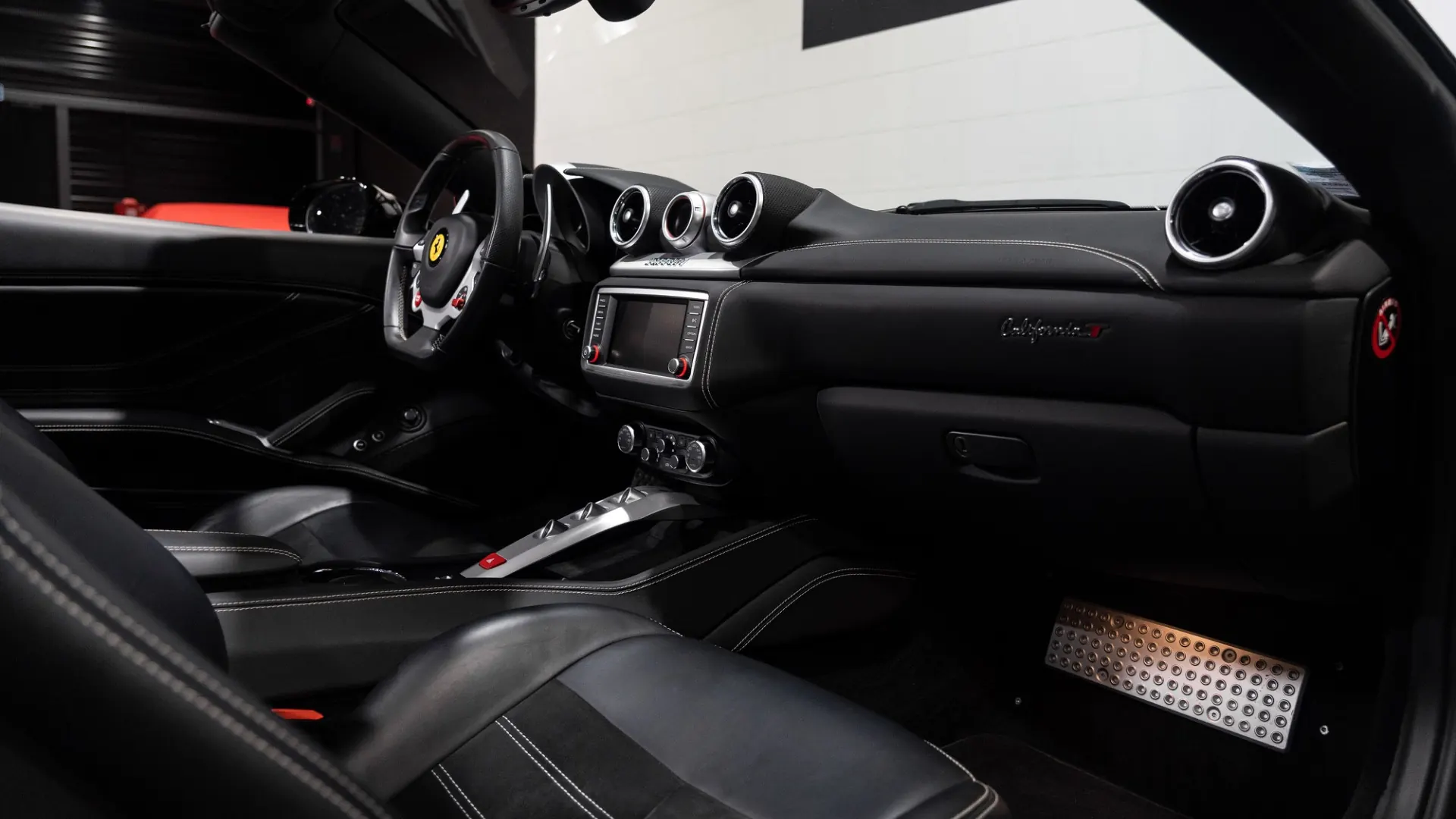Ferrari California — photo 11